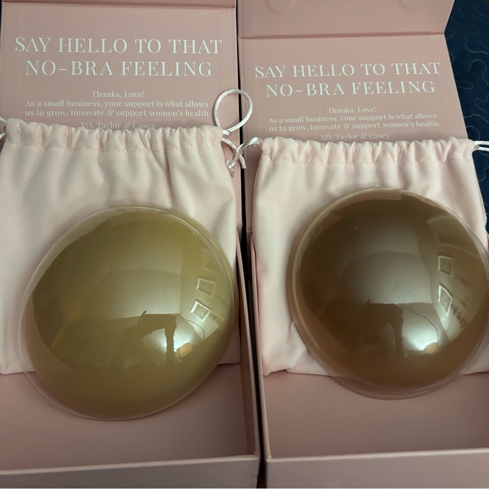 SOLD - DO NOT BUY - BNIB Cakes Adhesive Silicone Nipple Covers